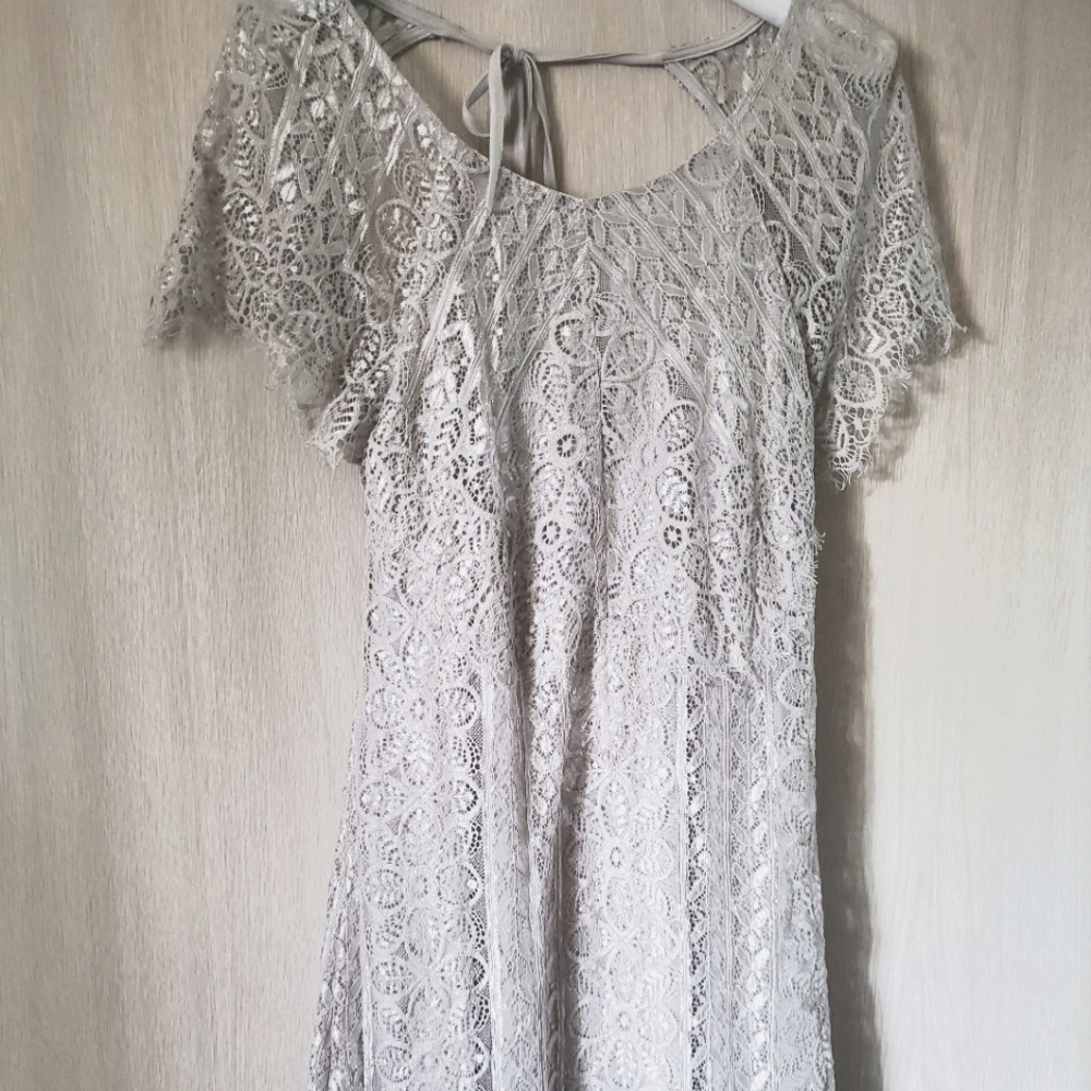Signature8 NWT Silver/Light Grey Lace Cocktail Dress Women's Size Large